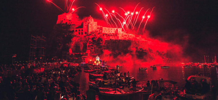 Festa di Sant’Anna a Ischia rinviata per maltempo al 1 agosto 2025