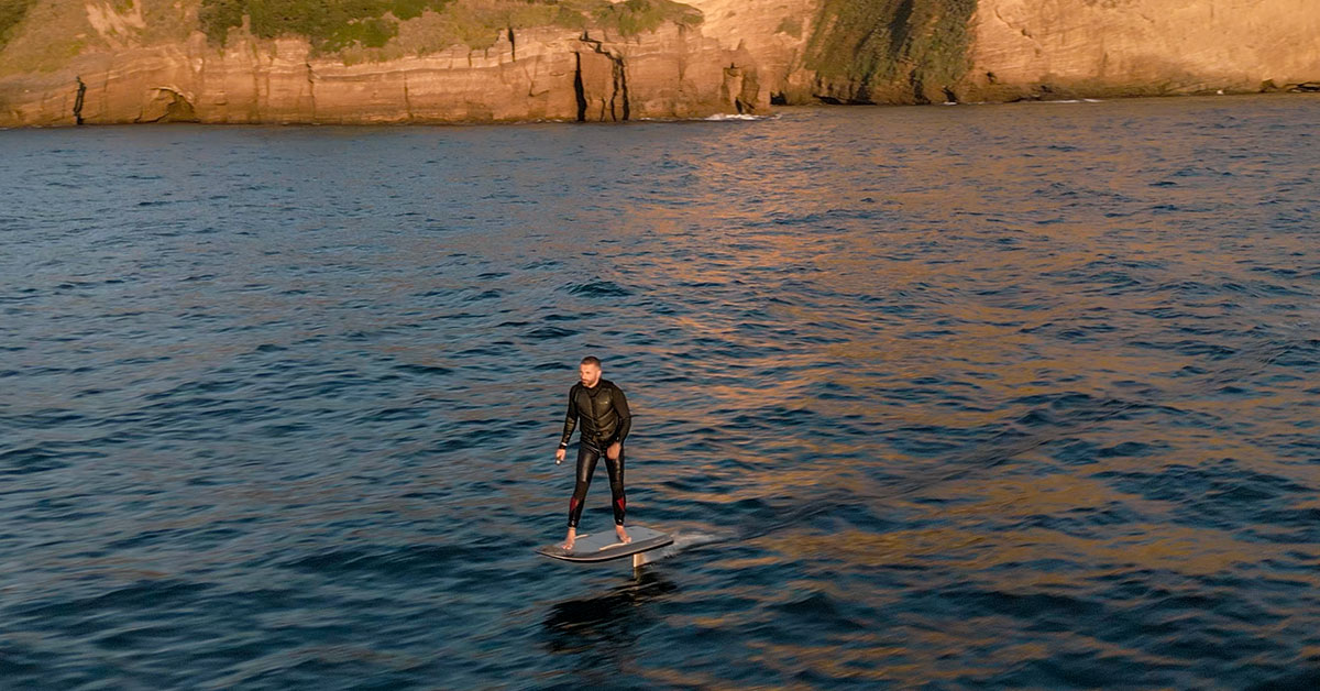 e-foil-la-tavola-da-surf-elettrica
