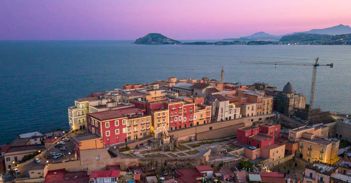 rione-terra-pozzuoli-tramonto