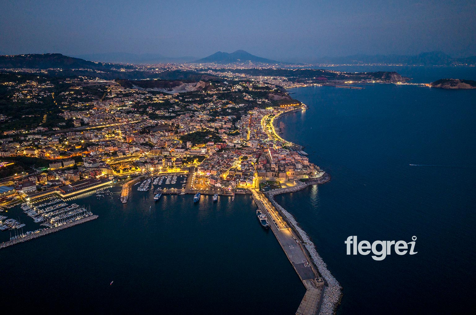 pozzuoli-foto-aerea-con-vesuvio