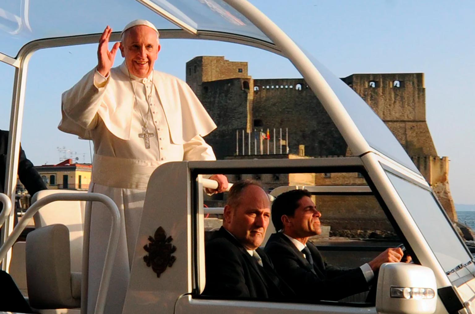 morte-papa-francesco-napoli